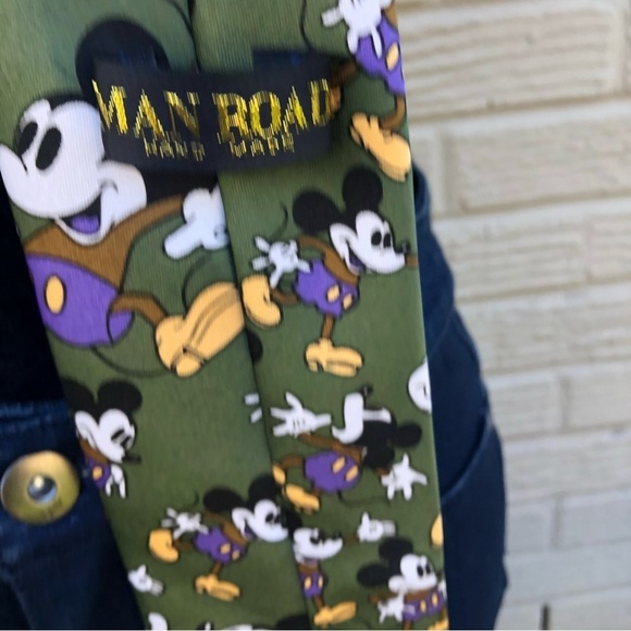 Man Road Brand Mickey Mouse Hand Made Silk Neck Tie - Picture 3 of 4